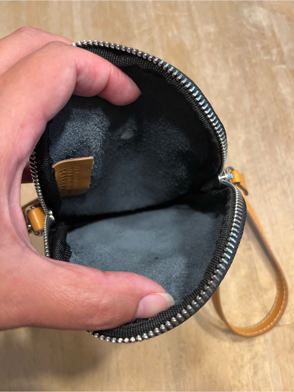 Divina Firenze Made in Italy Genuine Leather Crossbody - Picture 5 of 8